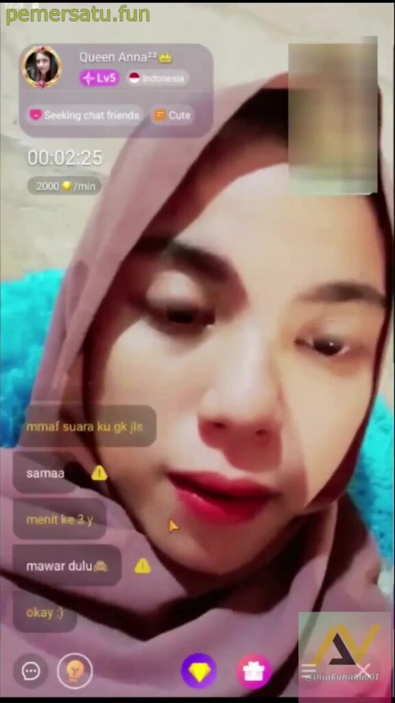 ABG Hijab Cantik Lagi Live Pamer Tokket Hot Banget 2024